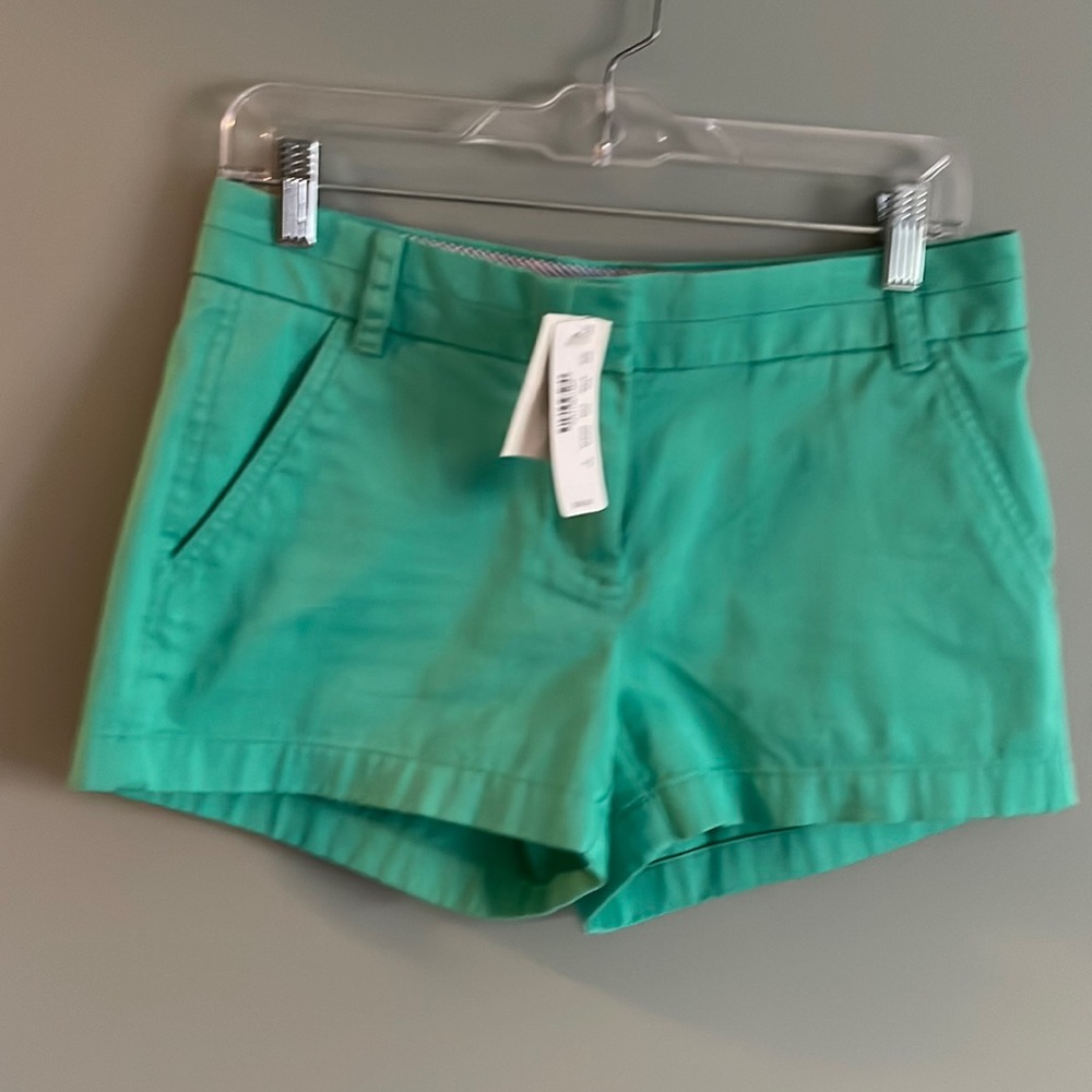 JCrew Frankie Shorts size 2. Green NWT. 2-3 inch inseam. Low to mid rise
